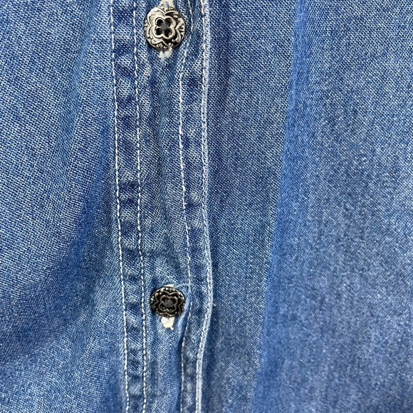 Quizz Again Blue Denim Vintage Button Up Embroidered Floral Top S Women’s EUC - Picture 6 of 15